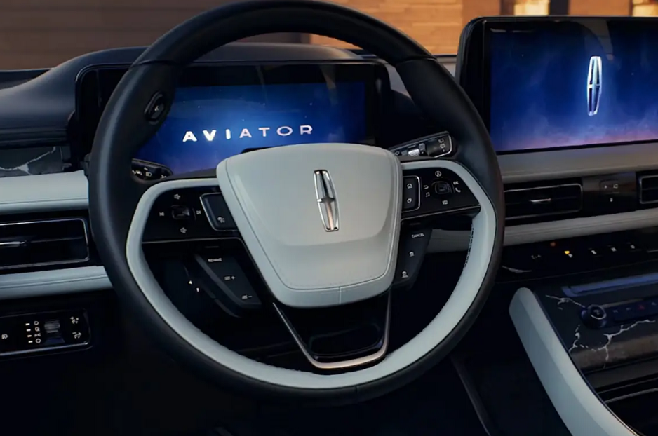 First-Class on Four Wheels: Inside the 2026 Lincoln Aviator Cabin