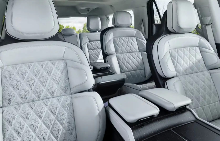 Elevated Comfort for Every Journey: The Lincoln Navigator’s Perfect Position 30-Way Seats
