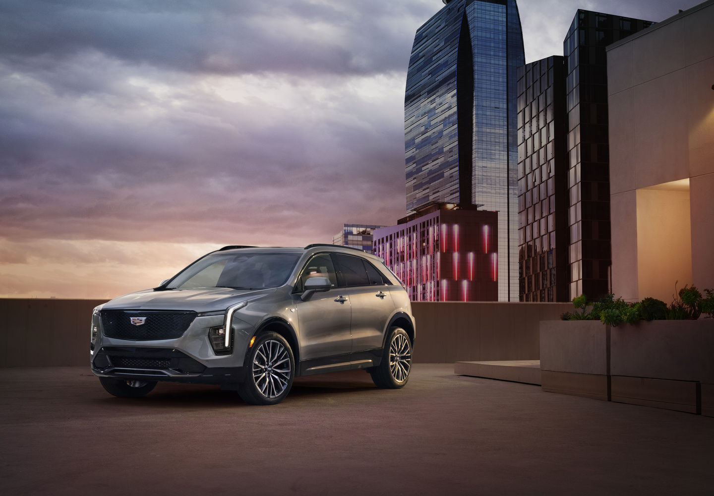 Pourquoi le Cadillac XT4 2024 surpasse ses concurrents allemands : Comparaison avec les BMW X1 et X2