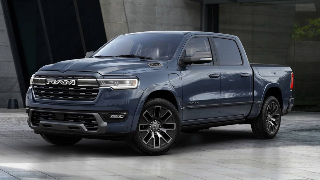 Vue latérale avant du Ram REV 2026