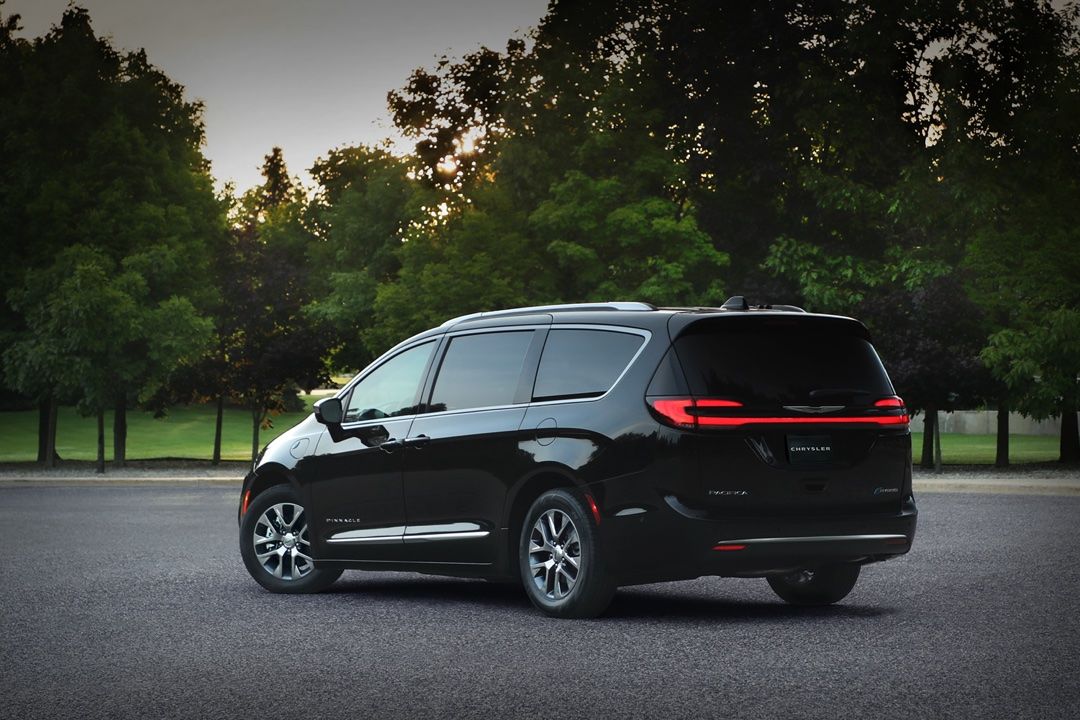 2025 Chrysler Pacifica Hybrid rear 3/4 view exterior.