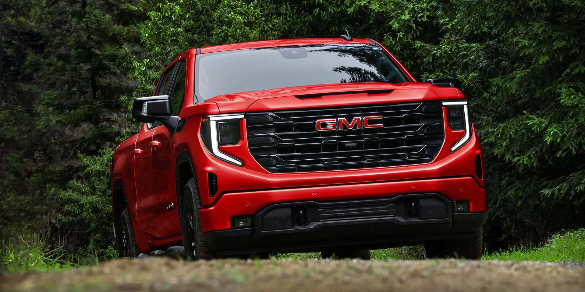 GMC Sierra 1500 2026, pick-up pleine grandeur con&ccedil;u pour le remorquage, la charge utile et le travail exigeant.