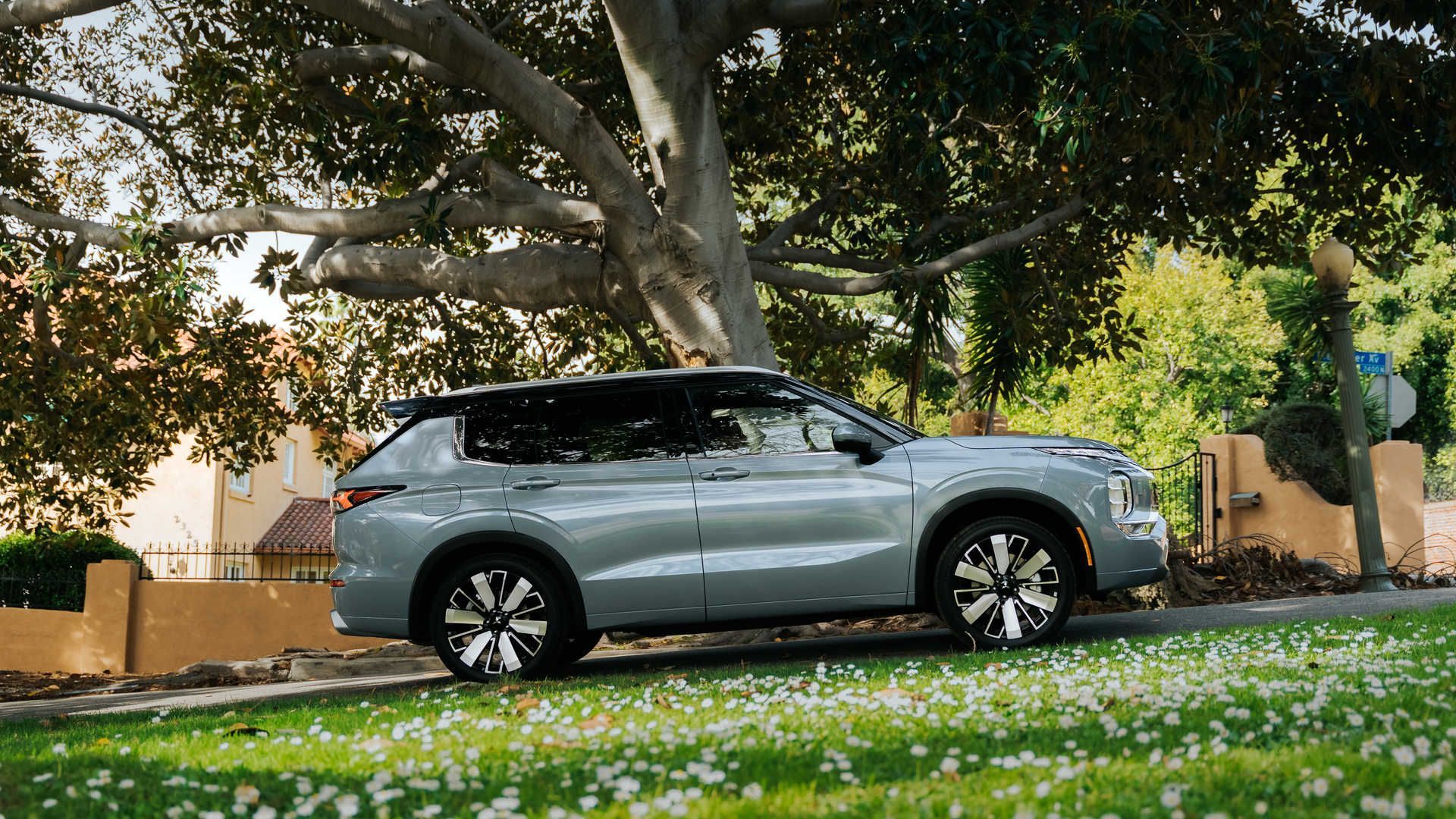 Côtes abruptes et verglas : pourquoi le mode Neige du Mitsubishi Outlander 2026 est conçu pour Rivière-du-Loup