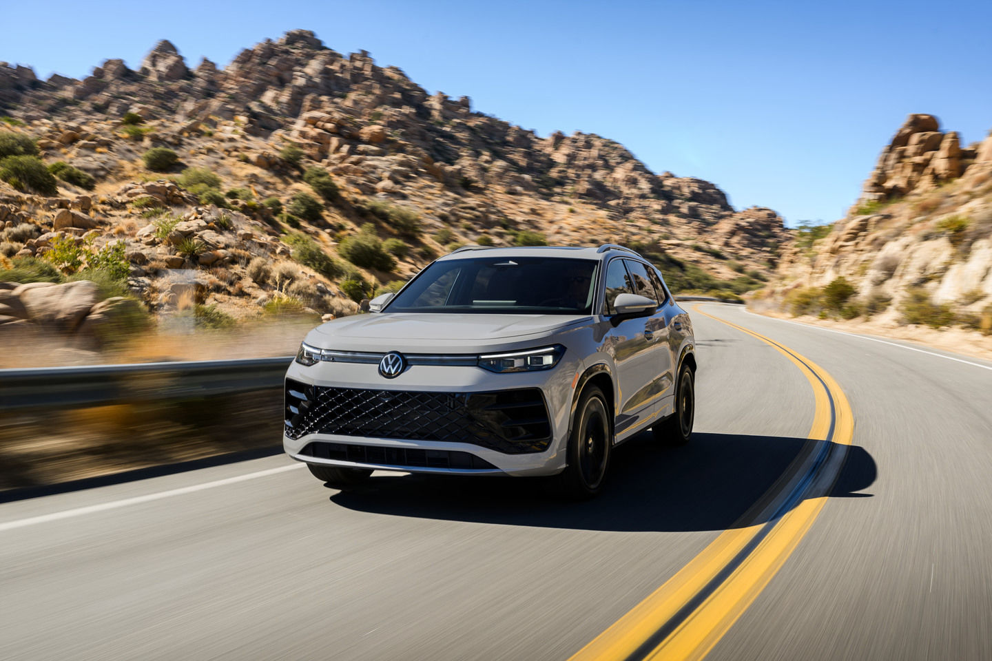 VUS compact ou intermédiaire : comparatif entre les Volkswagen Taos et Tiguan 2025