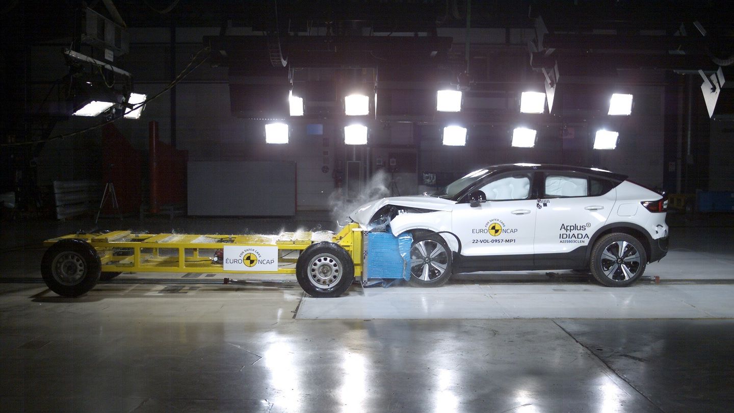 Quoi savoir sur les systèmes de sécurité active et passive de Volvo