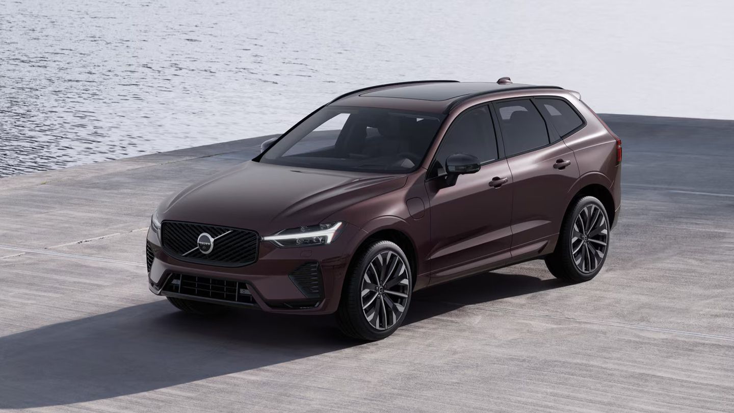 Is the 2026 Volvo XC60 T8’s Electric Range Enough for Gas-Free Commuting?