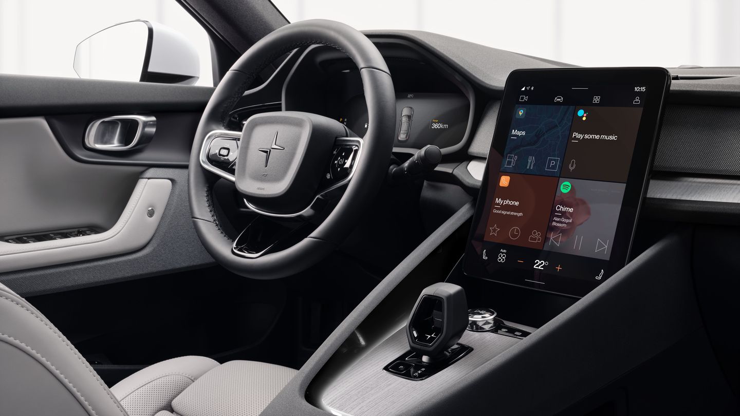 Simplifier les trajets quotidiens avec l’assistant vocal Google intégré et les cartes en direct de la Polestar 2