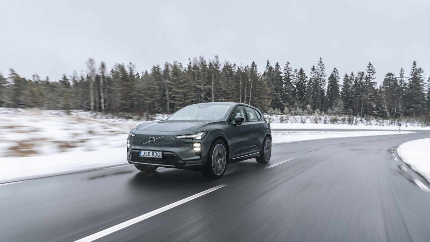 Soyez prêt avant le 1er décembre : pourquoi un authentique ensemble de roues d’hiver Volvo compte pour les conducteurs montréalais