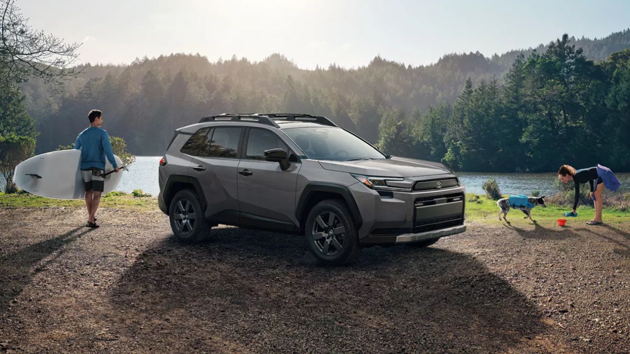 front side view of a 2026 Toyota RAV4 Hybride