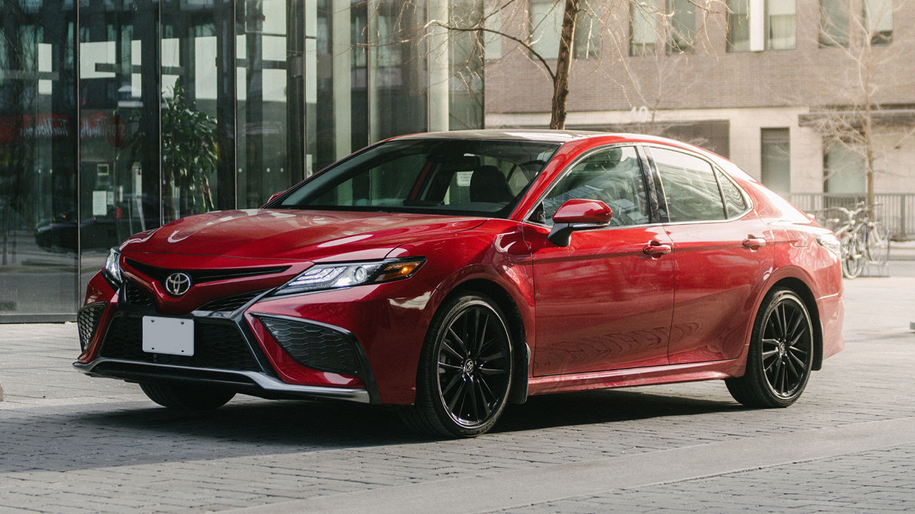 Toyota Camry et hybride prix et fiche technique Longueuil T