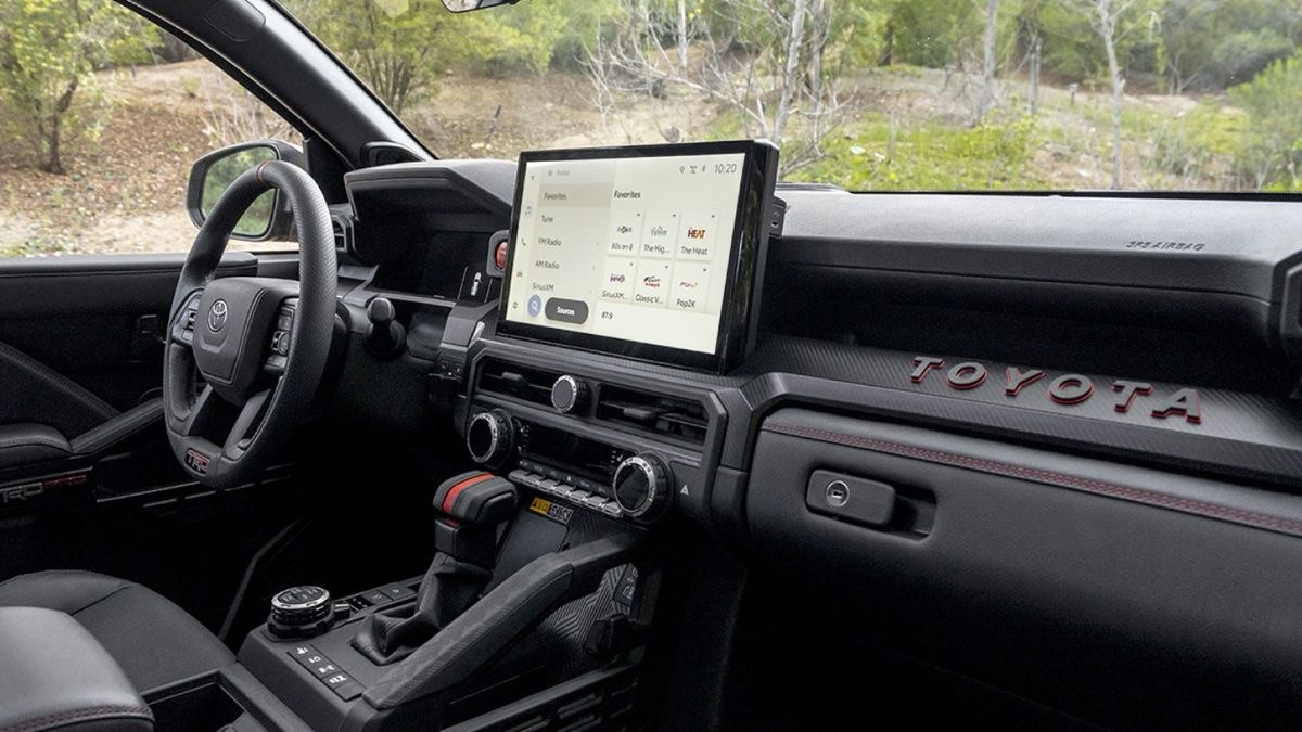 Close-up of the dashboard design of the Toyota 4Runner 2025.