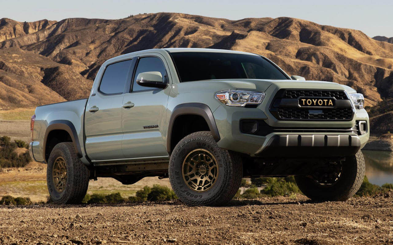 Front 3/4 view of the 2023 Toyota Tacoma outdoors.