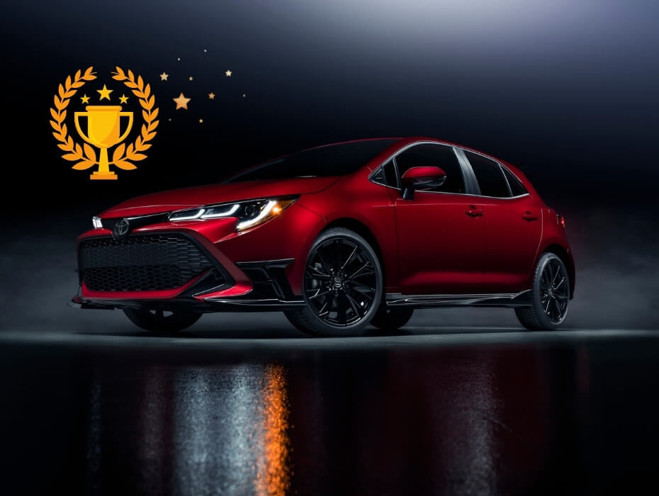 Exposition de la Toyota Corolla Hatchback édition spéciale 2021 remportant le trophée