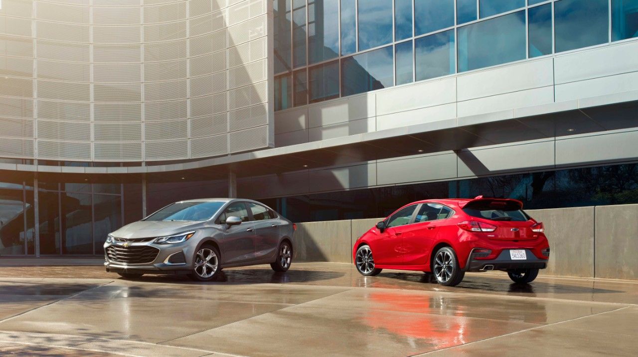 Honda Civic 2019 vs Chevrolet Cruze 2019 à Chicoutimi