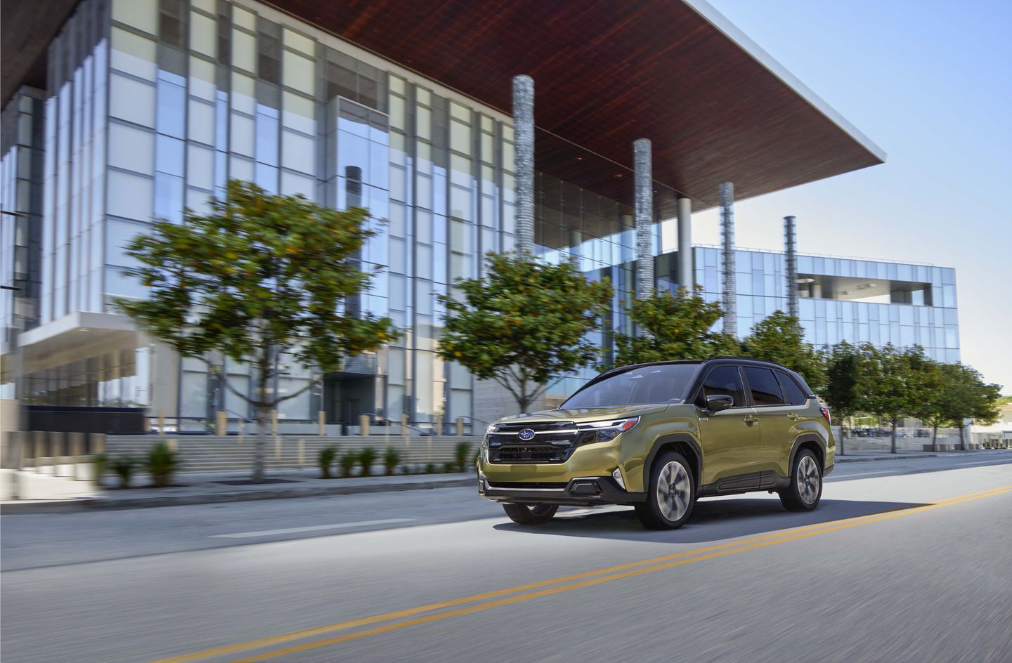 Subaru Forester e-BOXER hybride 2025 : efficacité et rouage intégral pour les conducteurs de la Gaspésie