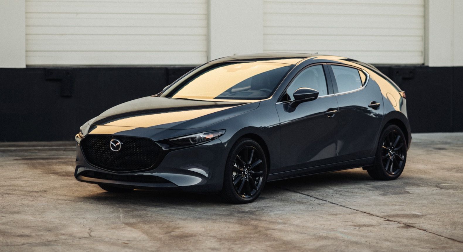 2021 Mazda3 vs. 2021 Honda Civic: better performance and more features