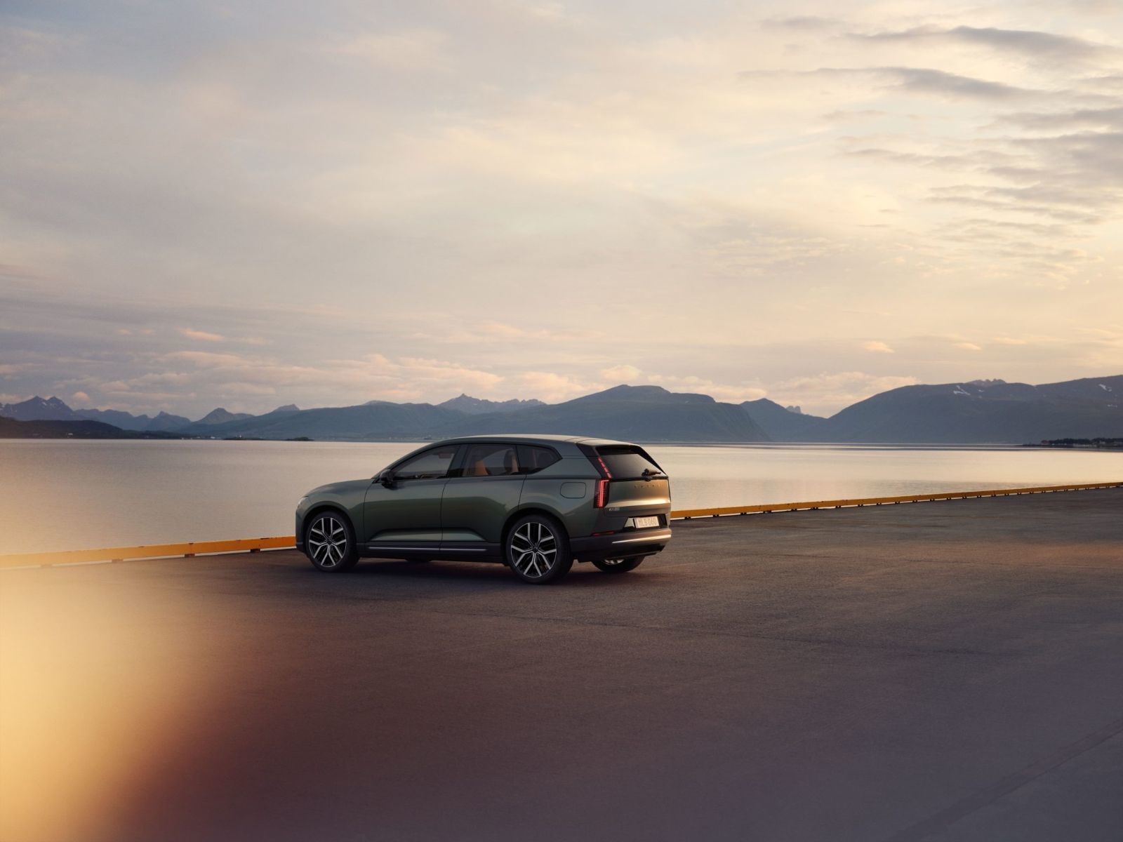 Le Volvo EX60 révolutionne l'électrique