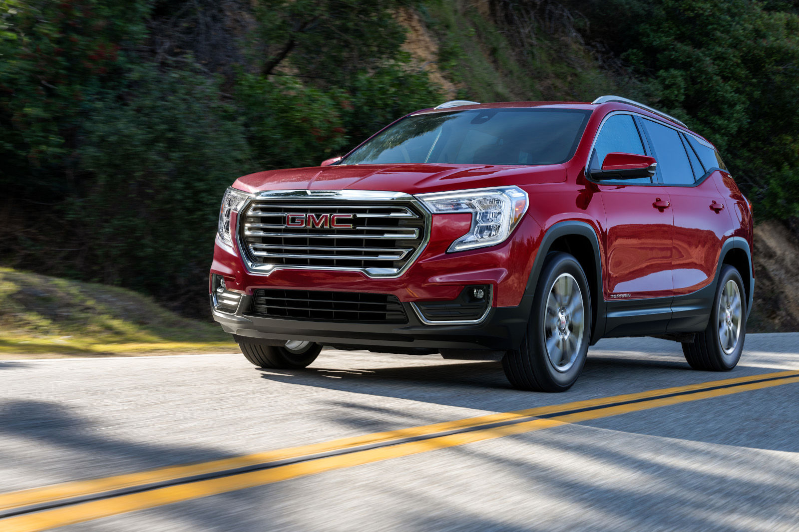 2024 Chevrolet Equinox and 2024 GMC Terrain Similarities and K