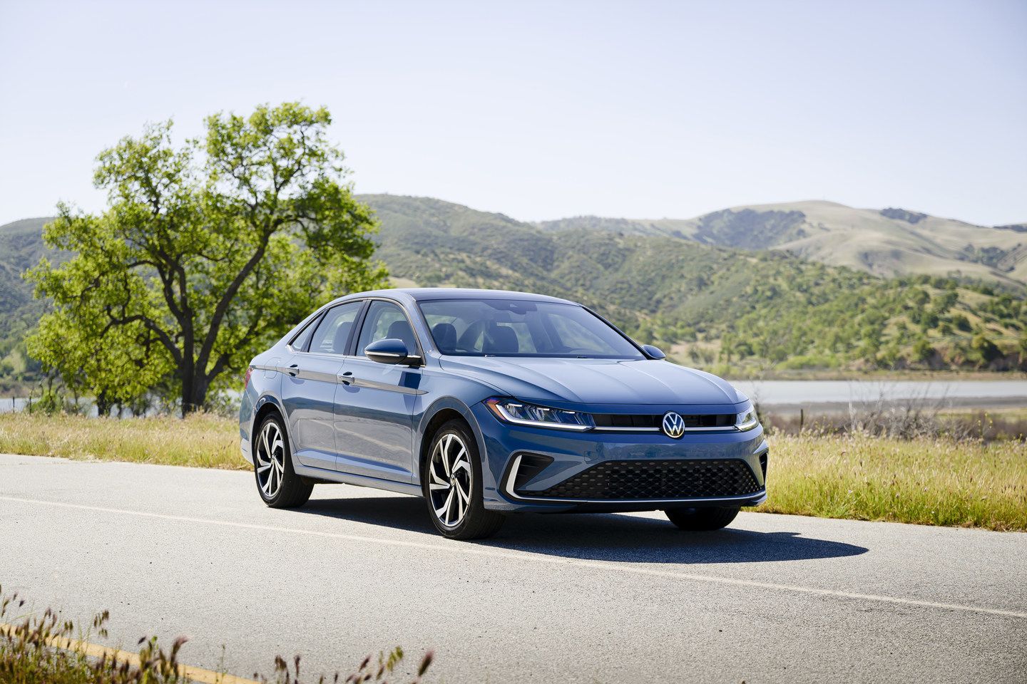 2027 Volkswagen Jetta - a blue 2027 Volkswagen Jetta - Volkswagen MidTown Toronto - Volkswagen new car dealership in Toronto, Ontario