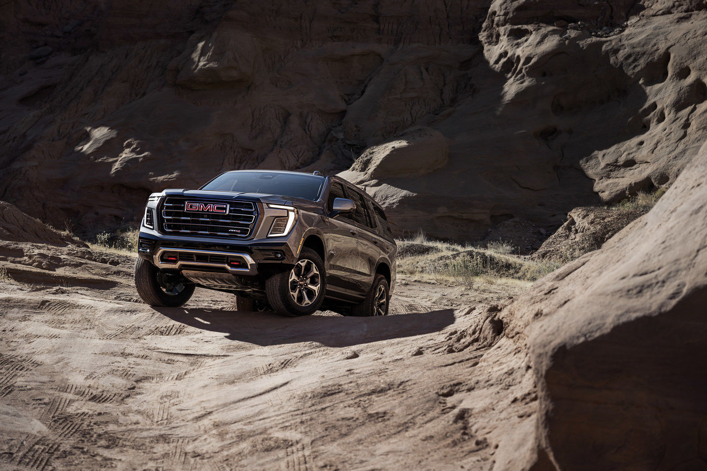 GMC Unveils 2025 Yukon: Refreshed Design, Enhanced Technology, and New AT4 Ultimate Trim