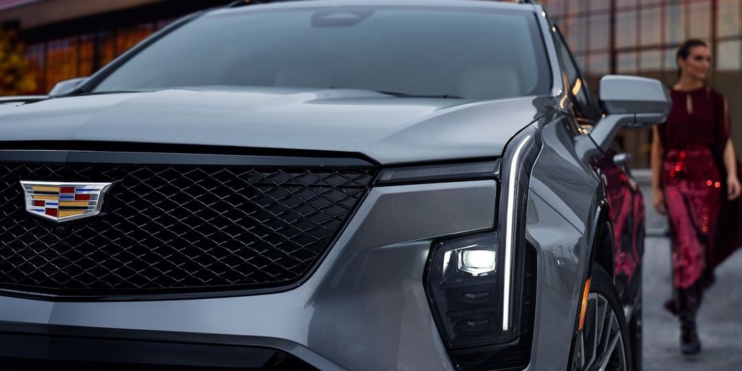 La calandre du VUS Cadillac XT4 2025.