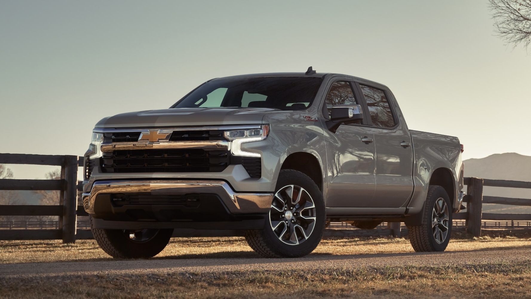 Vue 3/4 avant du Chevrolet Silverado 1500 2025.
