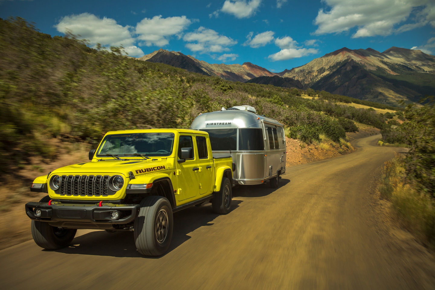 Jeep Gladiator 2024 : Dévoilement de l'ultime camionnette intermédiaire tout-terrain