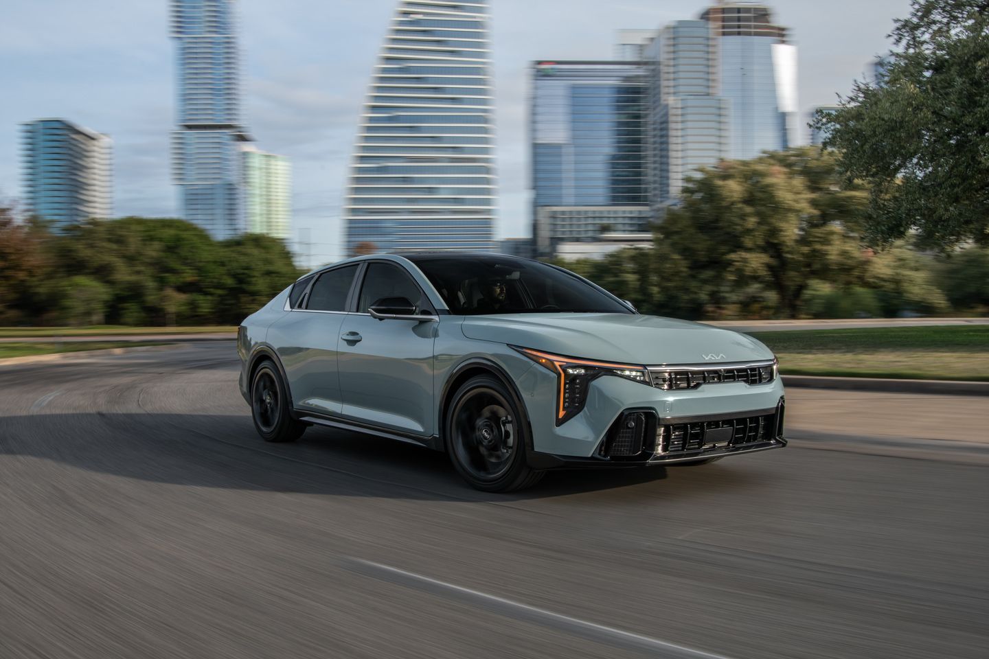 The Smart Commuter's Checklist: 5 Features That Make the 2025 Kia K4 Perfect for the Daily Drive
