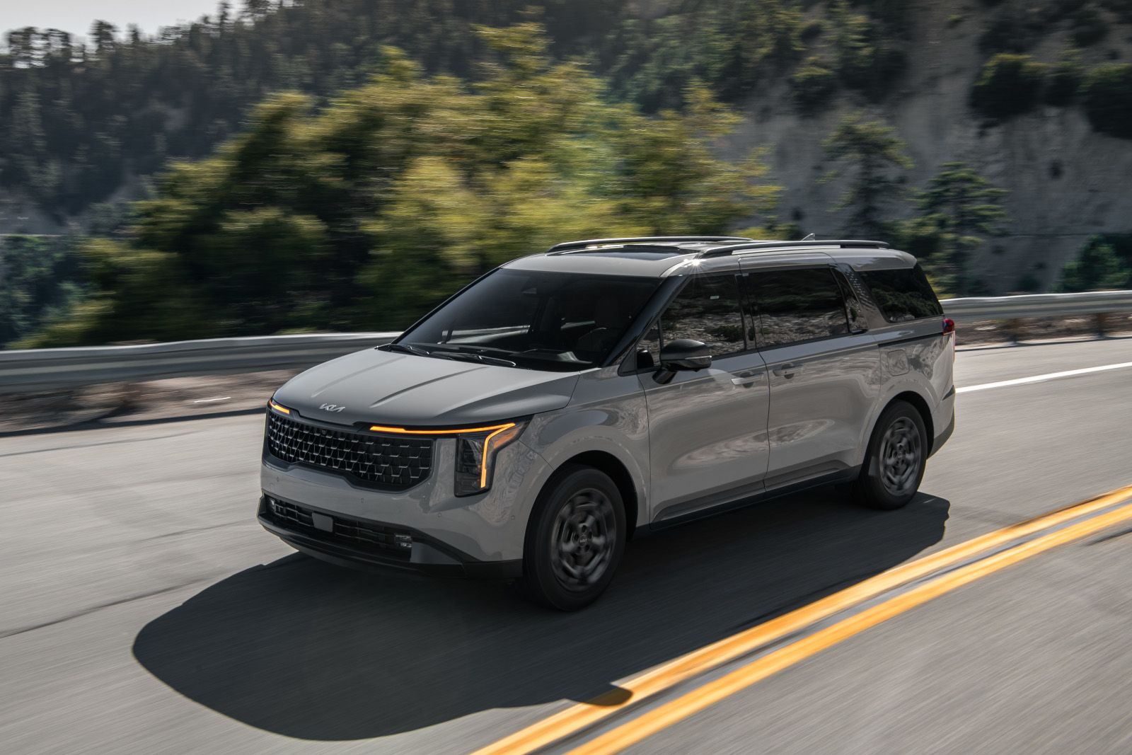 Late-Night Hockey Practice: Why Parents Trust the Kia Carnival Hybrid for Safety