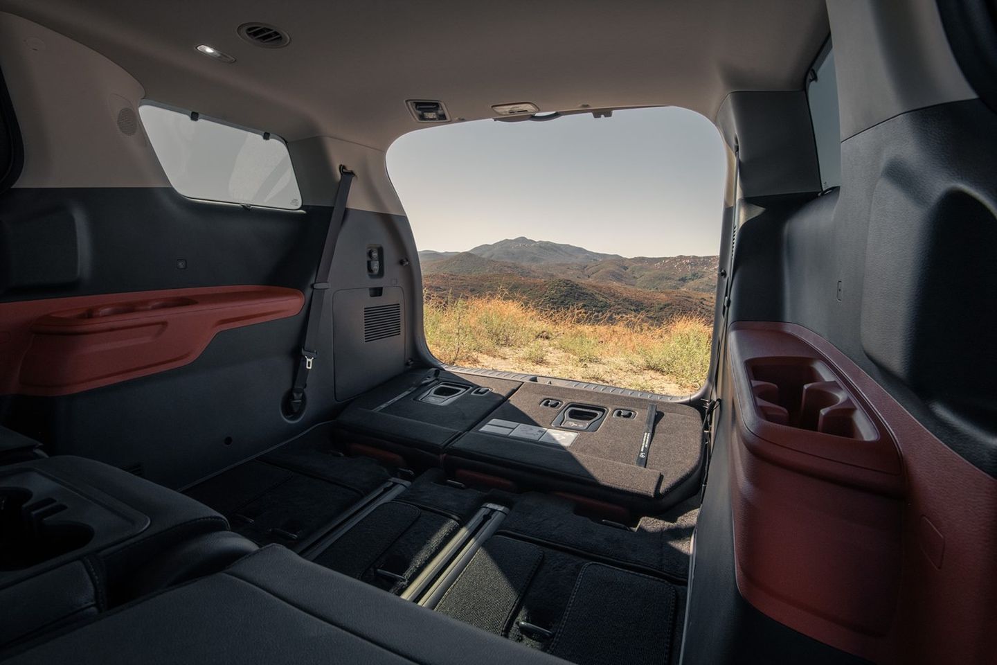 The 5 Most Cargo-Friendly 2026 Kia Models for Ontario Family Adventures