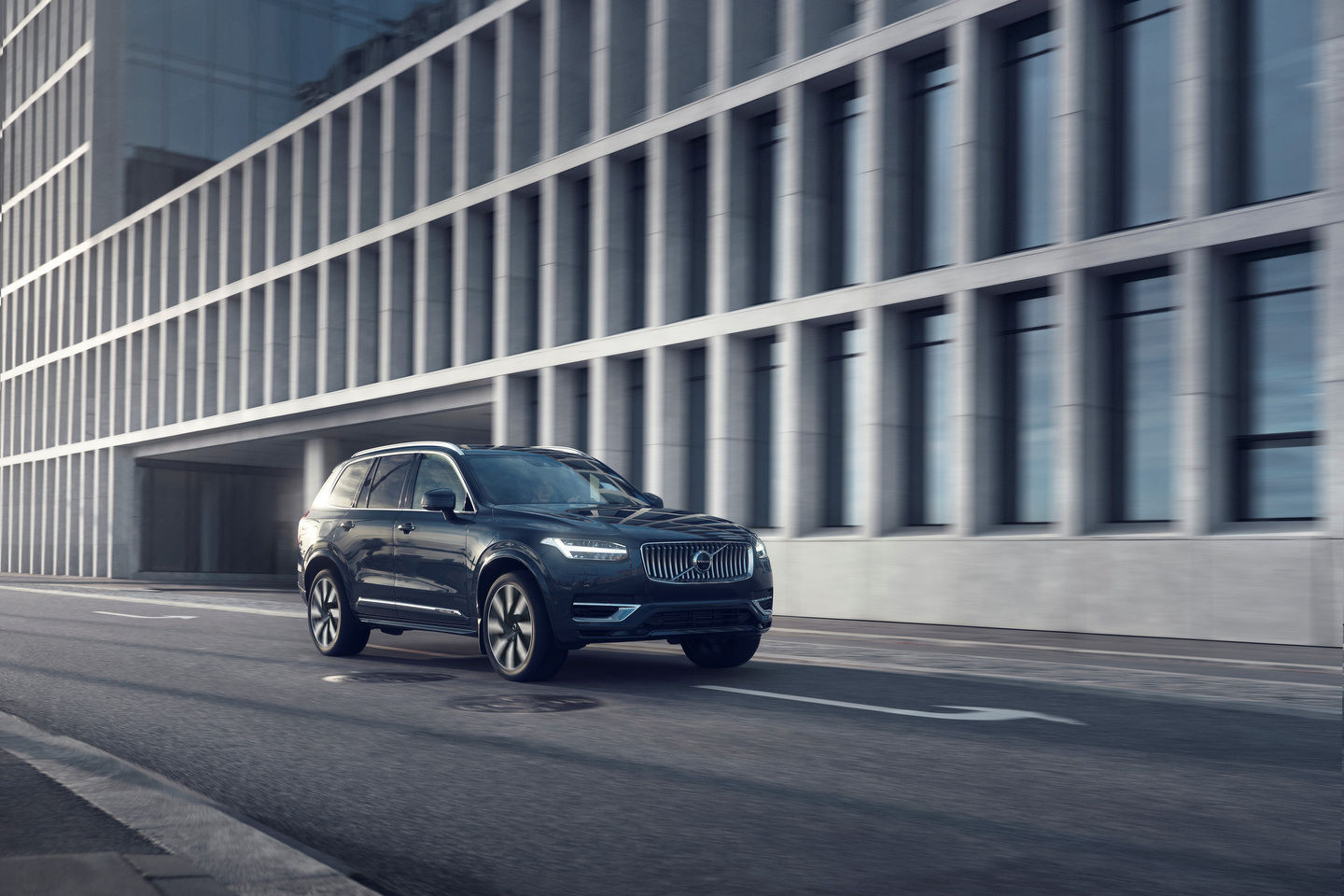 Discover the Luxury and Fuel Efficiency of the XC90 and XC60 Recharge: Saving on Fuel Has Never Been So Stylish