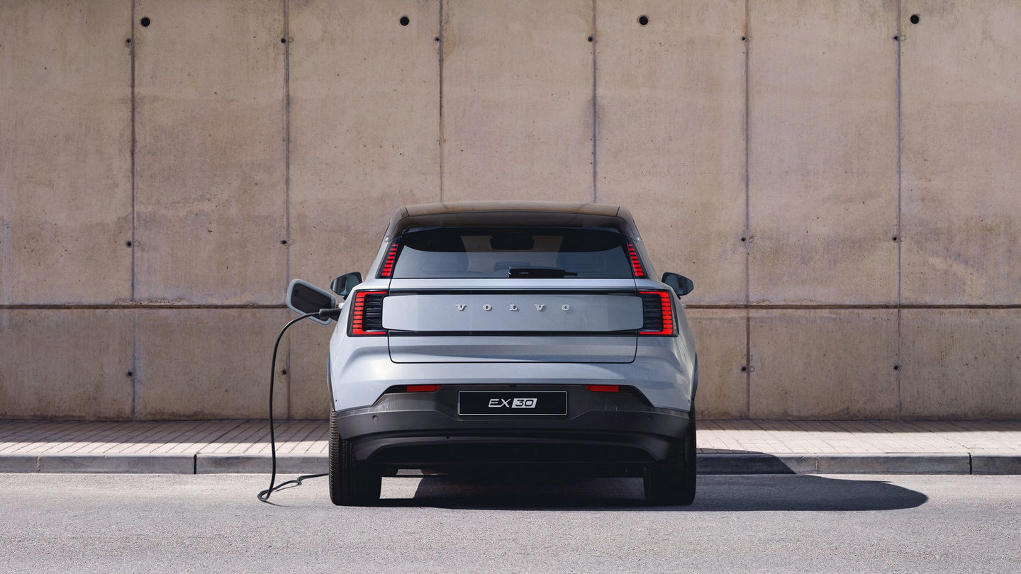 Volvo Takes Major Leap: 12,000 Tesla Superchargers Now Accessible to Electric Volvo Drivers in North America