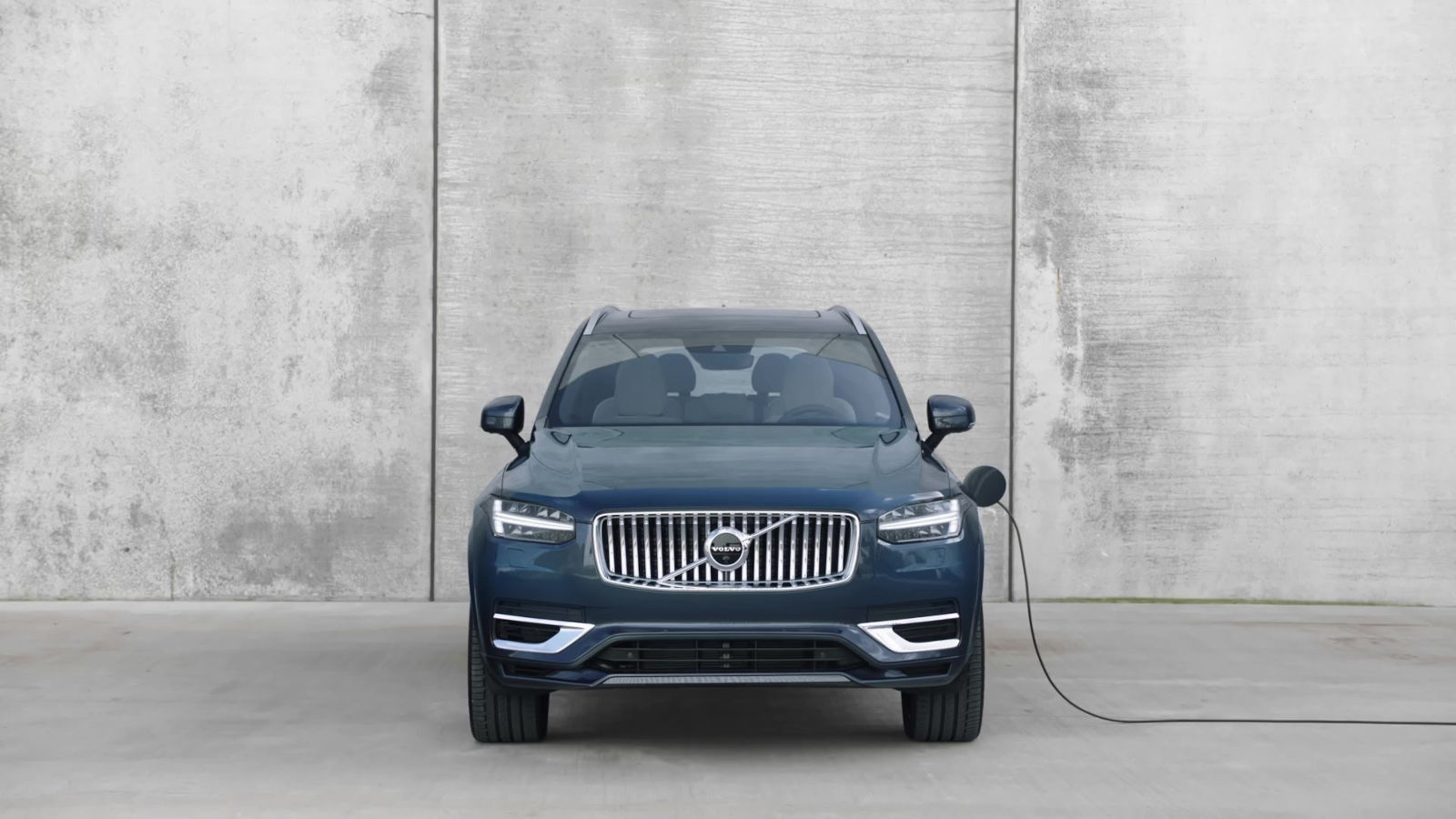 A Look at the Volvo Recharge T8 Plug-in Hybrid Powertrain