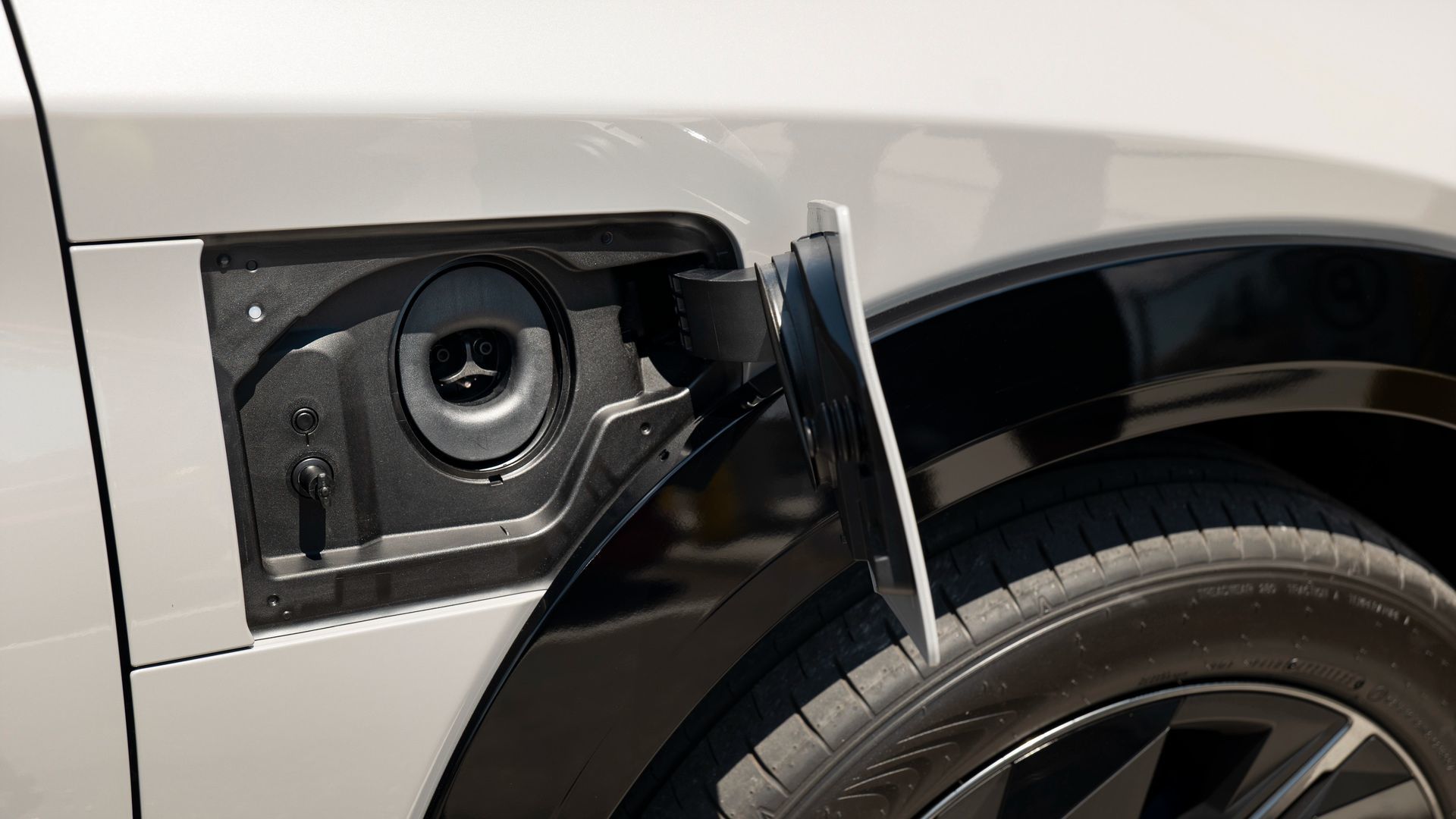 2026 Lexus RZ NACS Charging Port: What It Means for Ontario Electric Vehicle Buyers