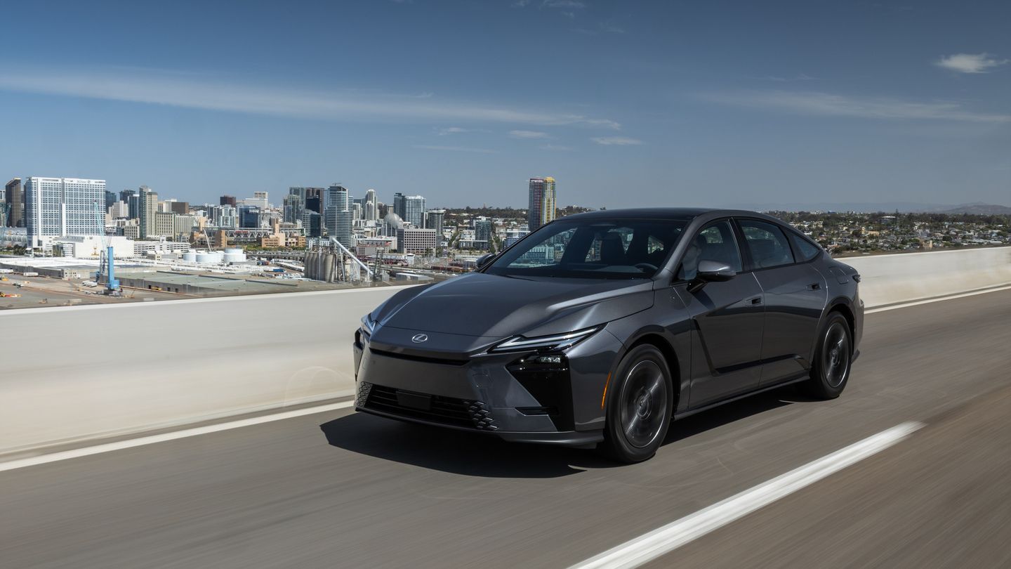 Does the 2026 Lexus ES 350h Come With Standard AWD? Complete Buyer's Guide to the 244-HP Sixth-Gen Hybrid