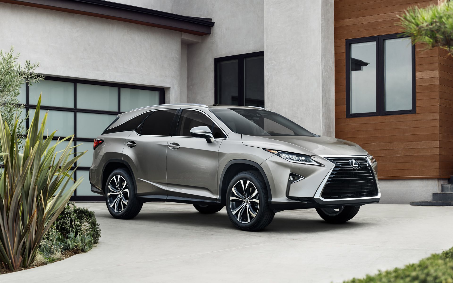 The 2019 Lexus RX Crossover: Luxury Performance and Technology