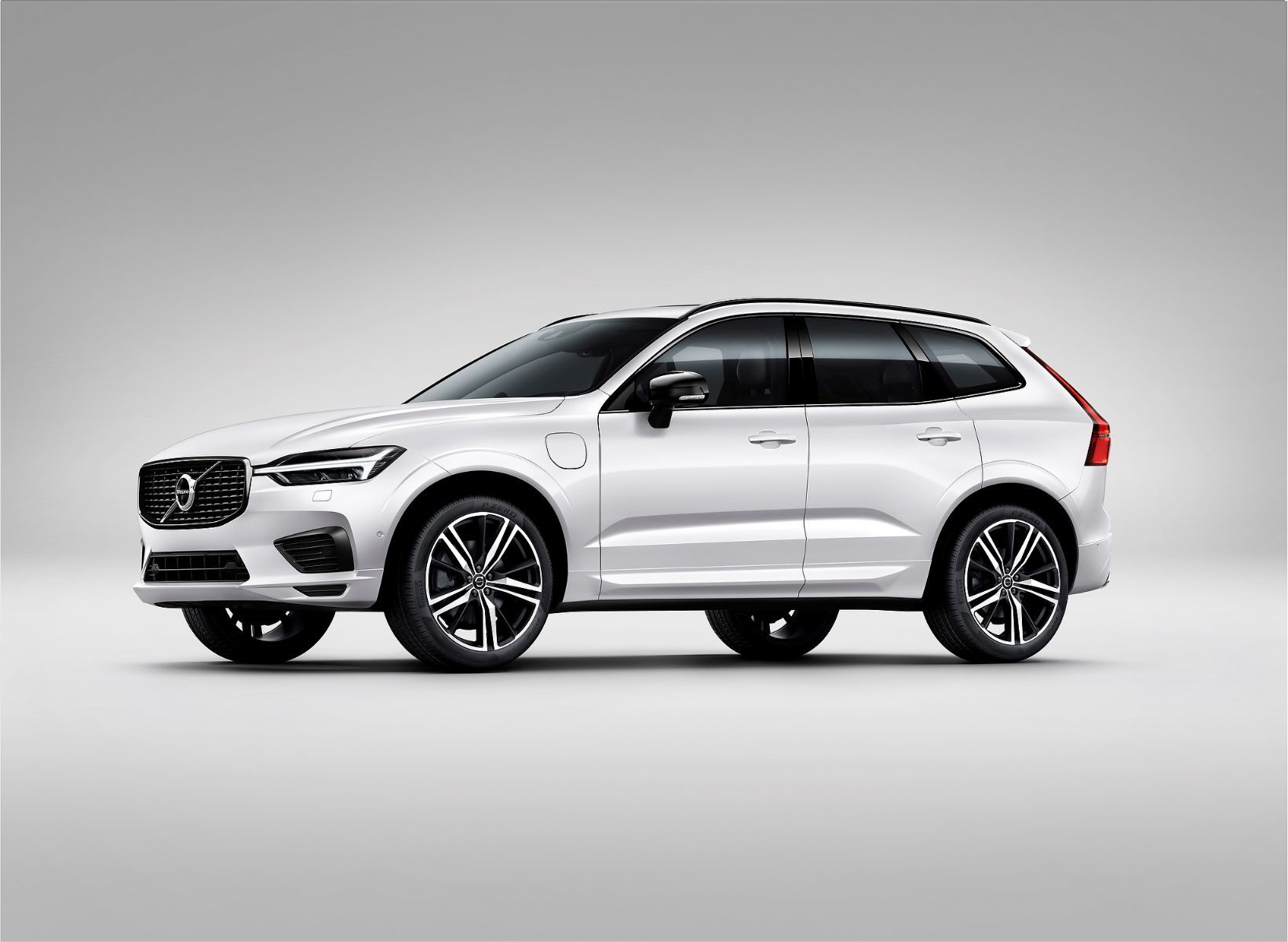 2021 Volvo XC60 vs. 2021 Acura RDX: More Options, Output and Style