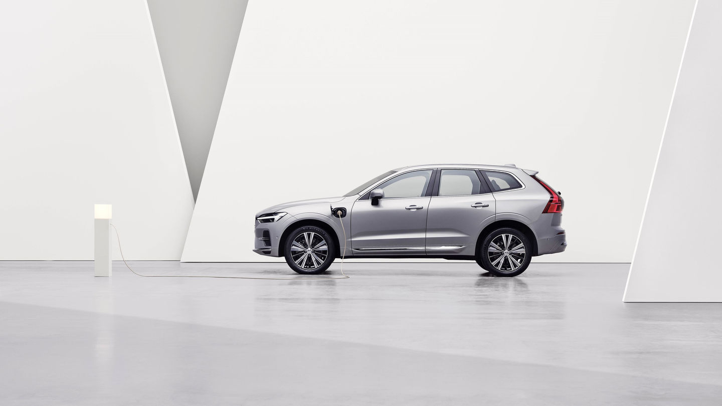 How the 2022 Volvo XC60 Recharge differs from the 2021 Volvo XC60 T8