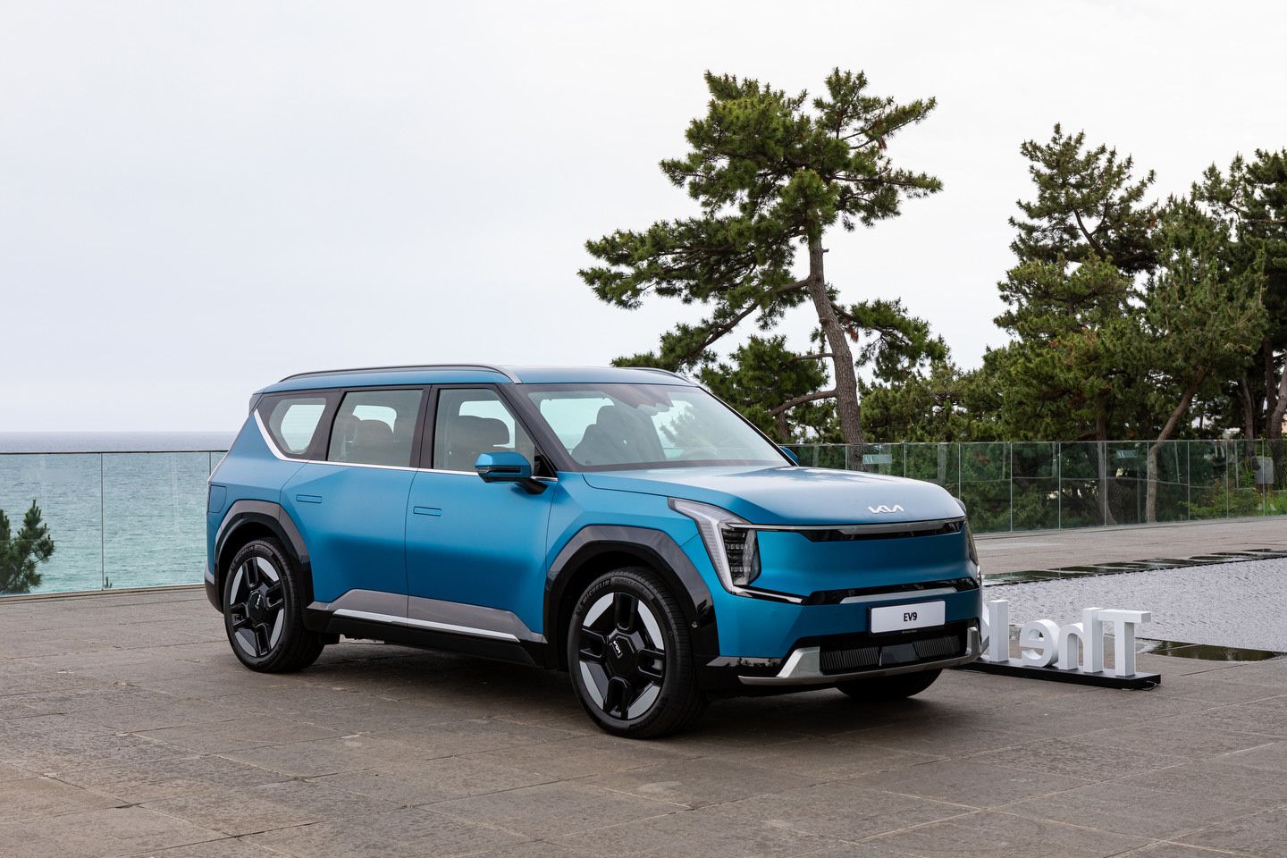 Lallier Kia Vimont in Laval From Charging to Design The Kia EV9 SUV