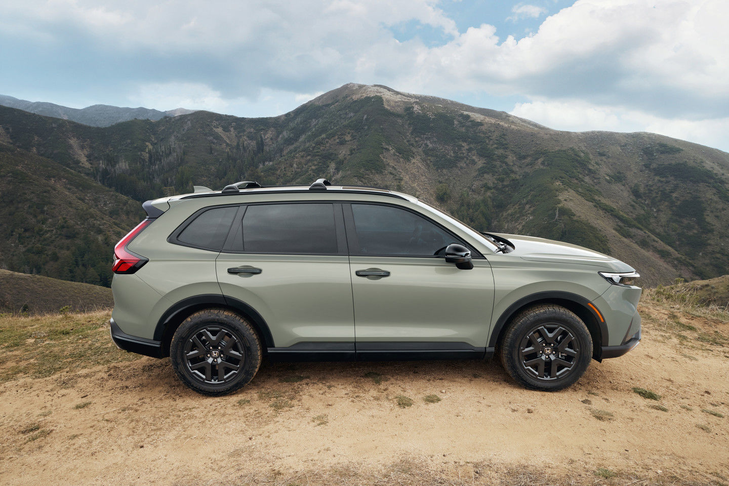 2026 Honda CR-V Hybrid TrailSport: Rugged Capability Meets Hybrid Efficiency