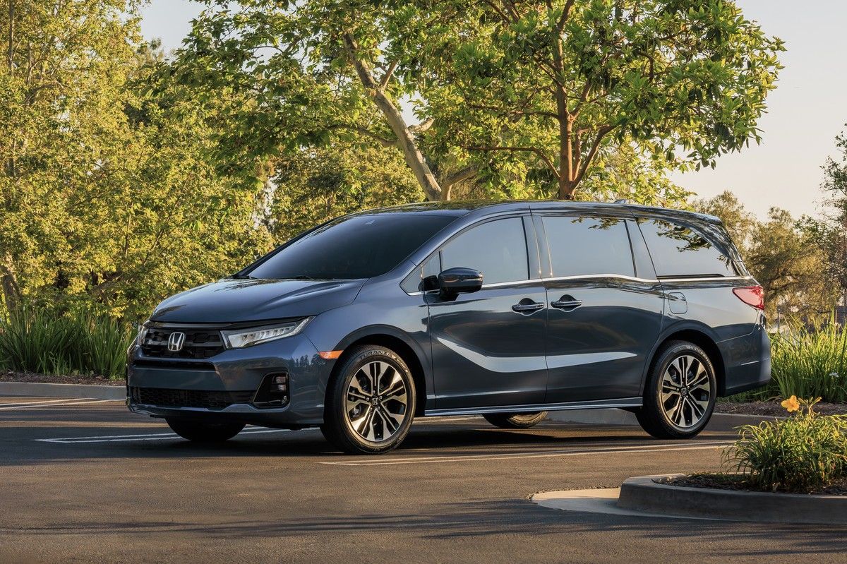 2026 Honda Odyssey vs Pilot Which Family Hauler Fits Your Summer Adventures?: Why the Honda Odyssey Is the Smarter Choice
