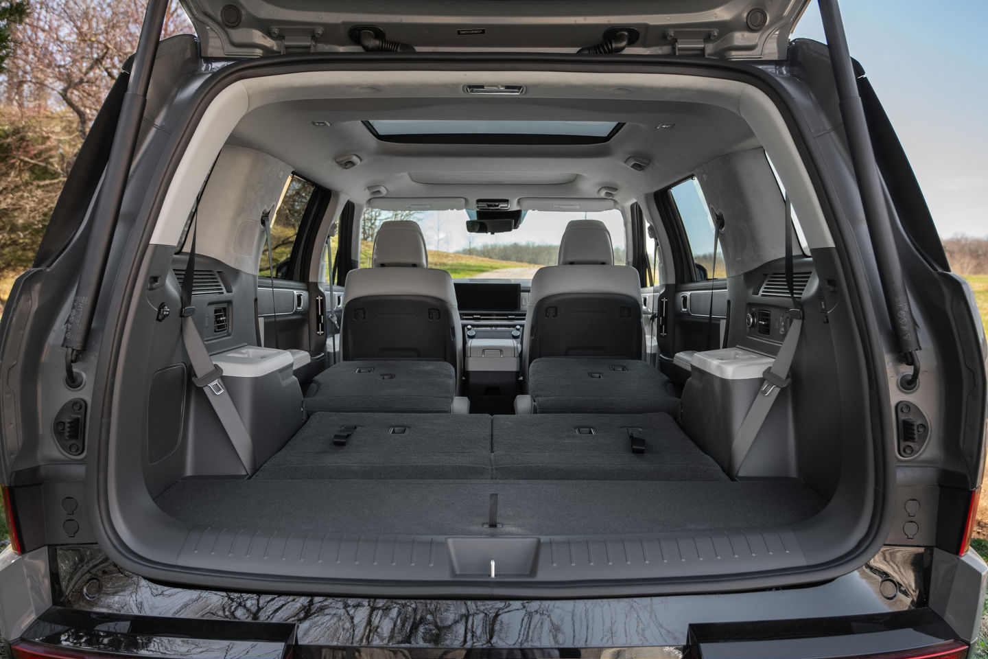 Trouvez votre espace : guide des capacités de chargement des VUS Hyundai 2025