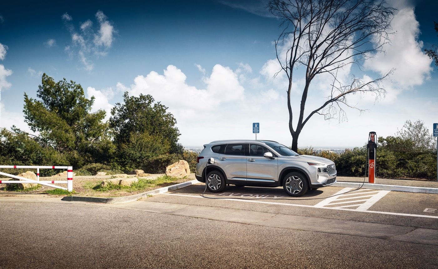 Les différences entre hybride et hybride rechargeable