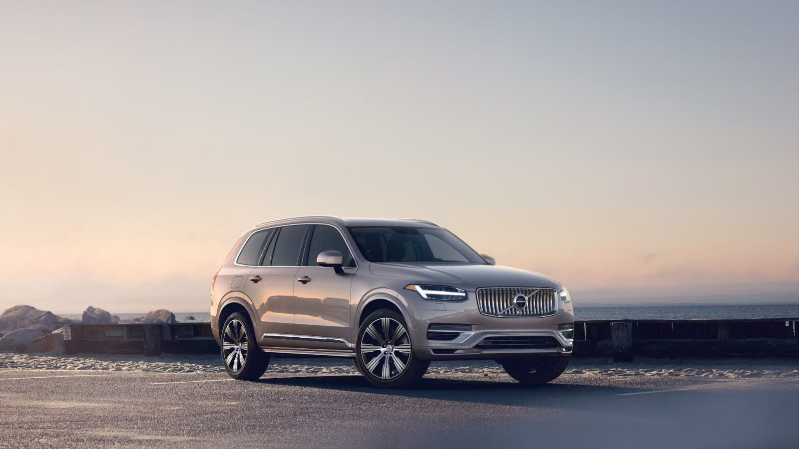 2024 Volvo XC90 vs XC90 Recharge Which Luxury SevenSeater to Choose