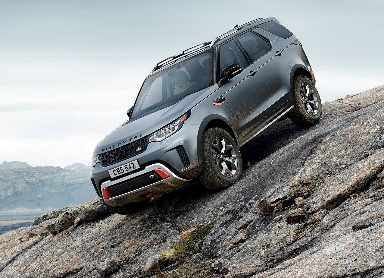The Differences Between the Land Rover Discovery and the Discovery Sport