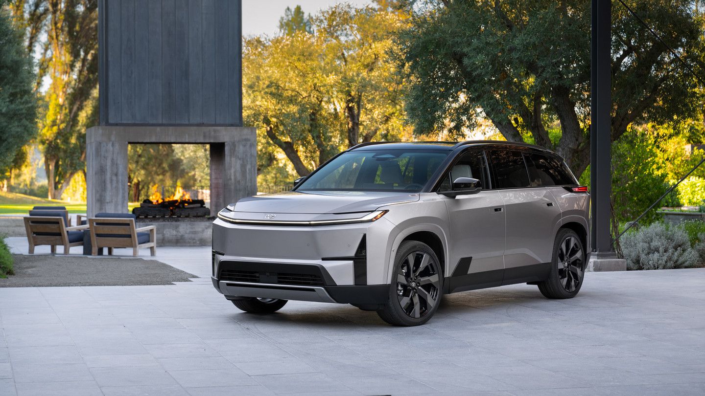 Introducing the All-Electric 2027 Toyota Highlander with 511-km Range