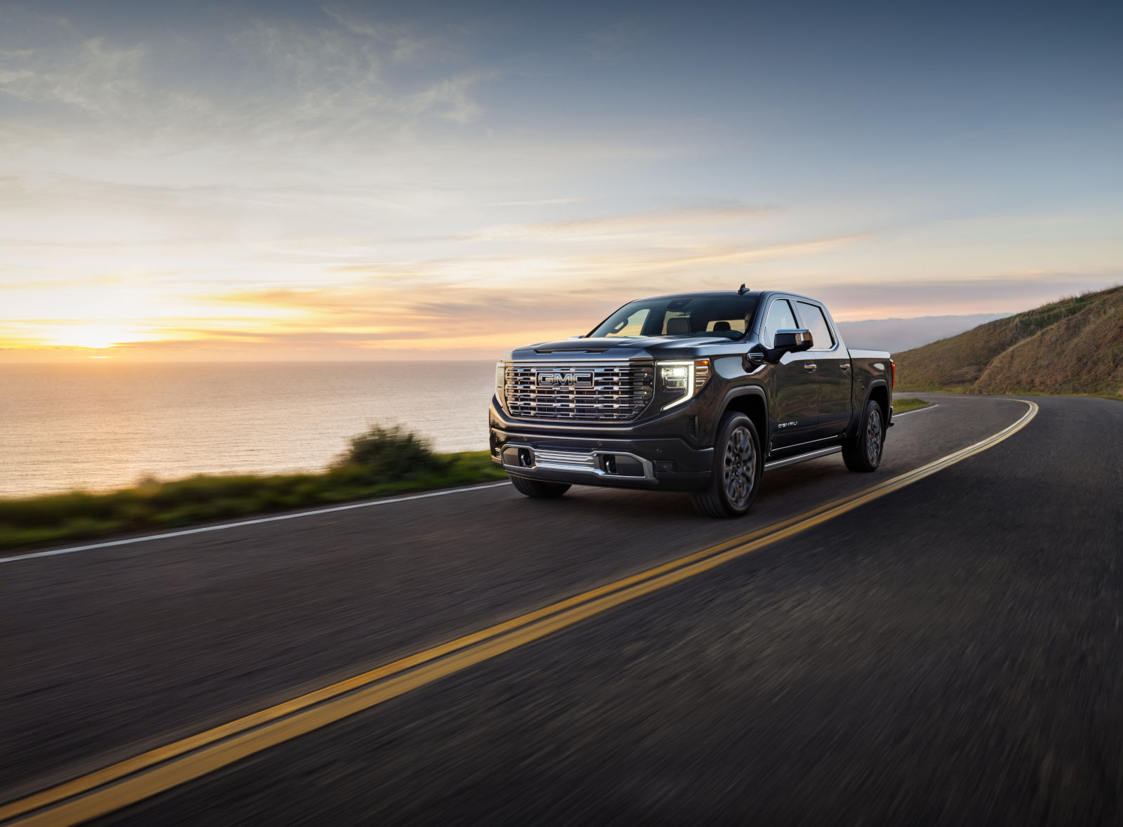 A Look at Some of the Advantages of the 2024 GMC Sierra Over the Ford F-150