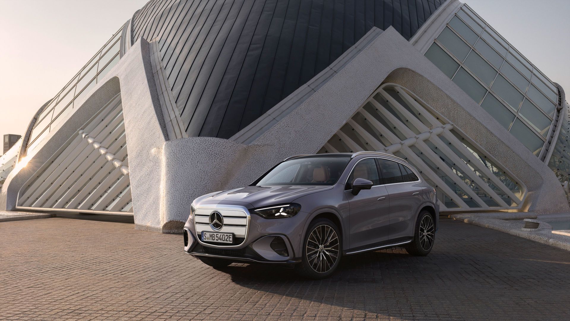 Uncompromising Versatility: Newly Unveiled 2026 Electric GLC Boasts Impressive Space and Towing Power