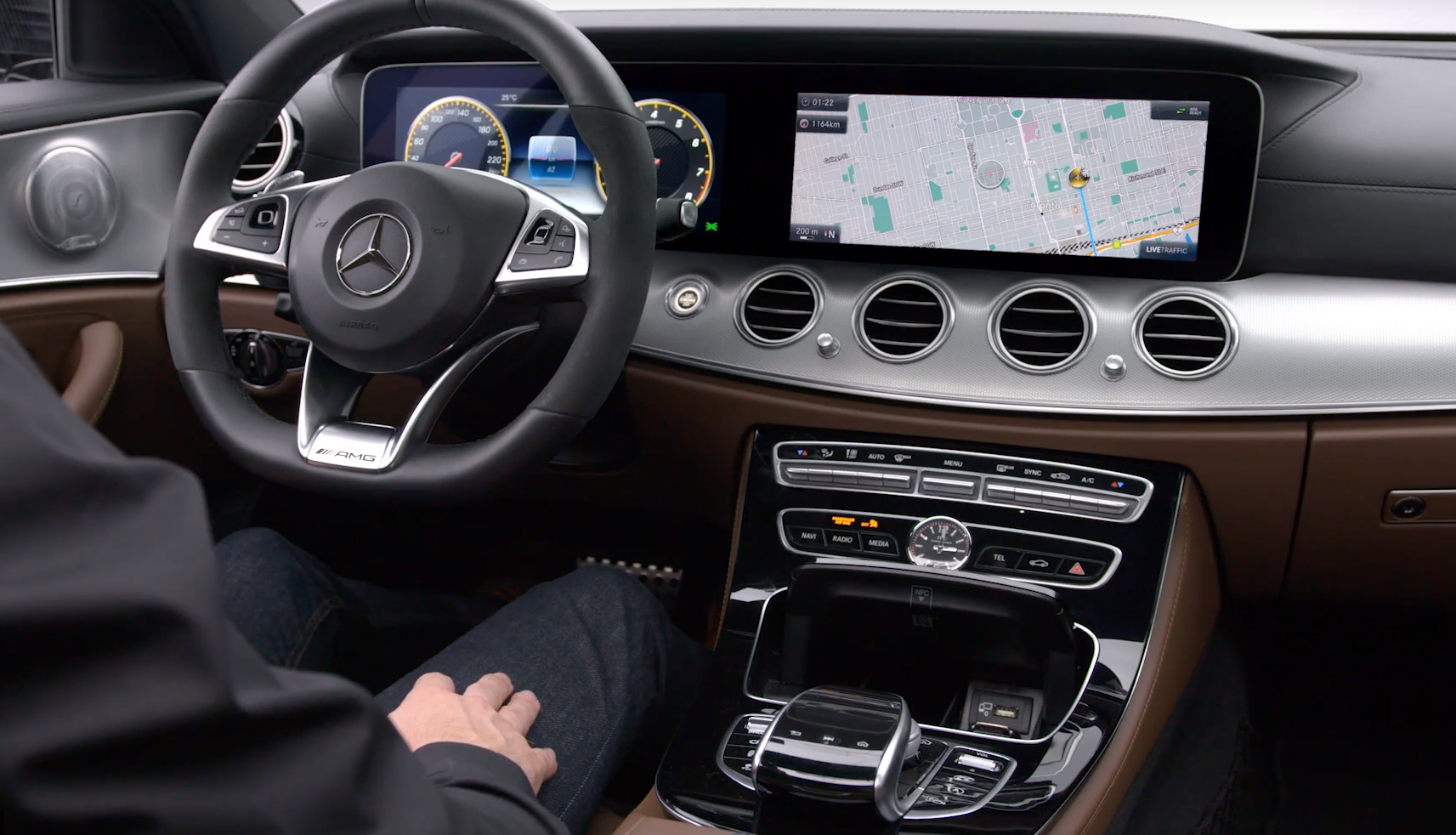 How-To: Multimedia System | Mercedes-Benz Canada