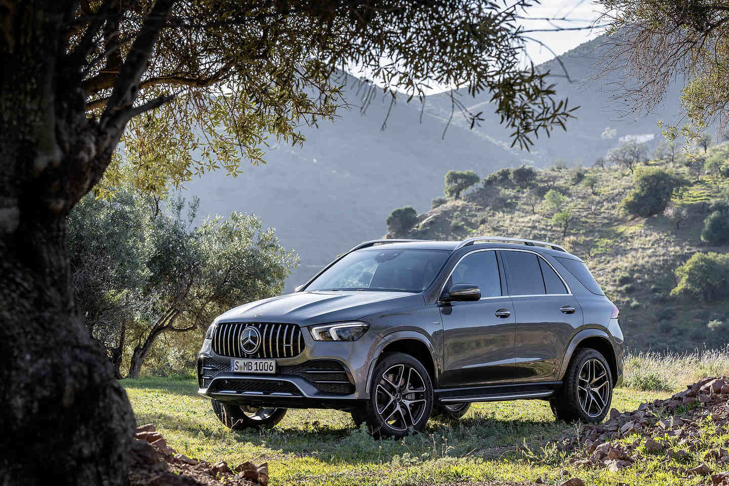 2021 Mercedes-Benz GLE vs. 2021 Volvo XC90: The GLE Leads the Way